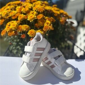 Adidas Infant Sneakers in White and Light Pink